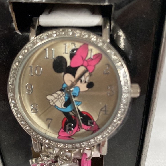 Disney Minnie Mouse Watch NIB (Needs Battery) (CW) - Picture 3 of 4